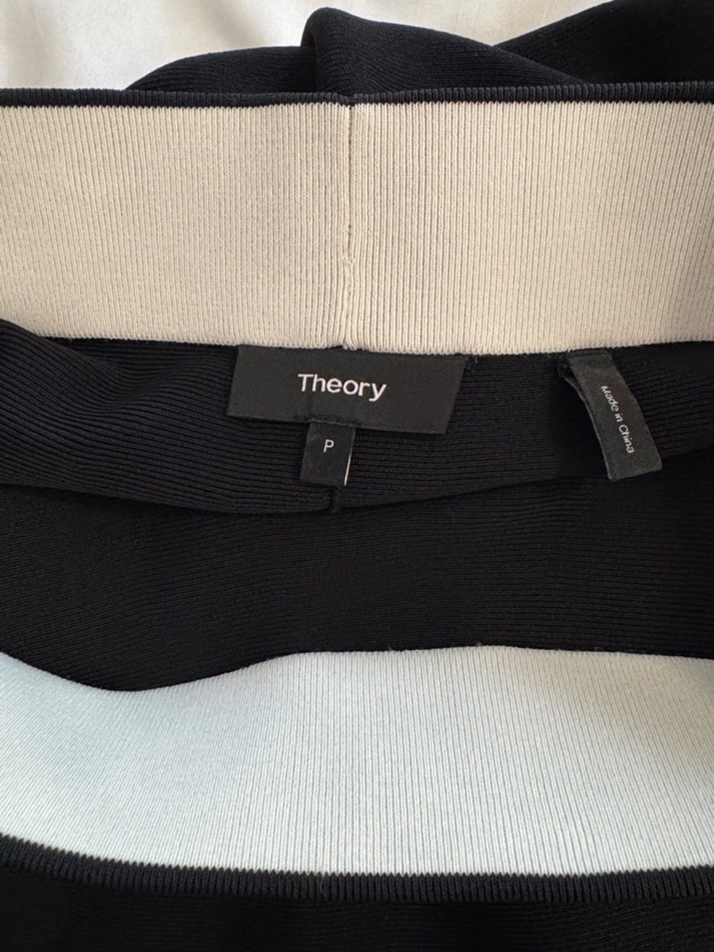 Theory Doritta Lustrate A Line Black Skirt Size XS - Picture 4 of 5